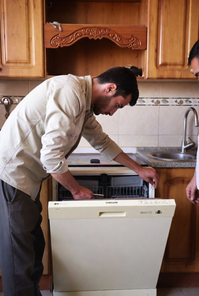 تعمیر ماشین ظرفشویی سامسونگ توسط تعمیرکار